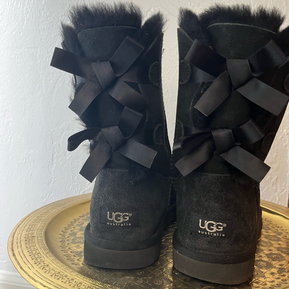 Bailey Bow Uggs - image 3